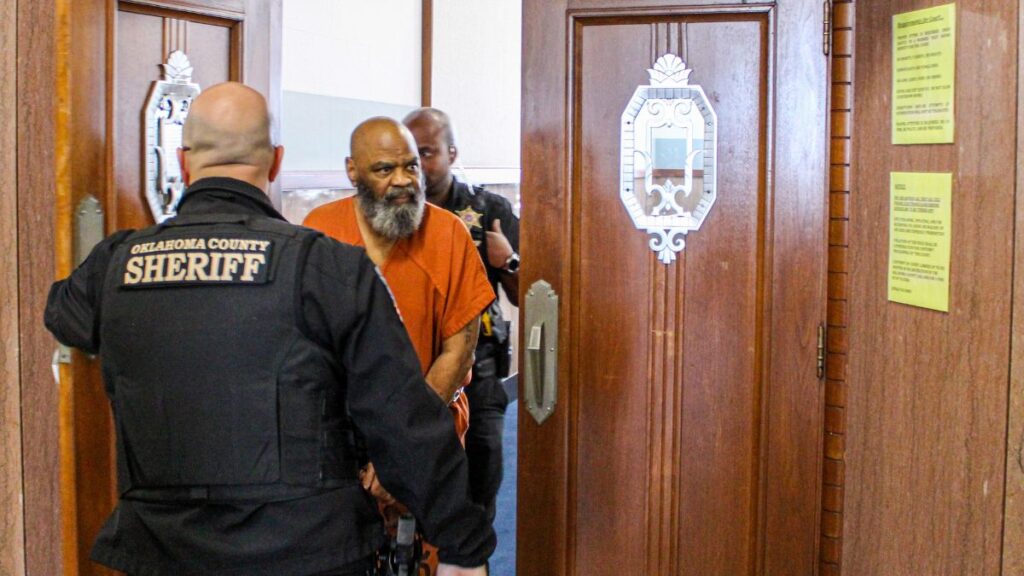After Years Glynn Simmons Remains In Prison Despite A Prosecutors