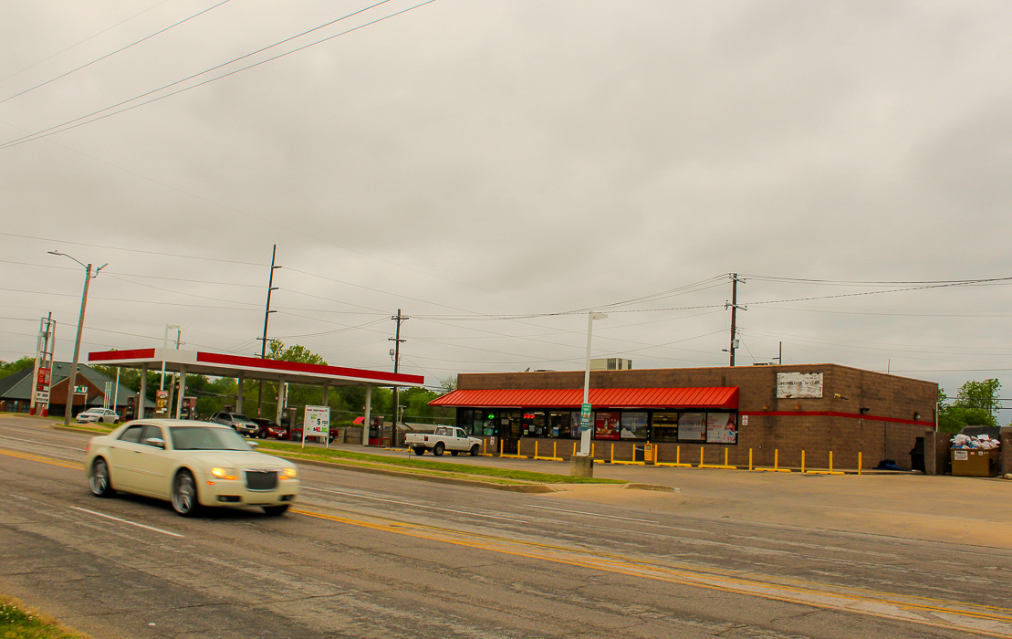 Sheldon Reed drove to this Tulsa convenience store after he was shot five times in 2019. Image by G.W. Schulz
